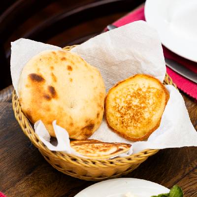 Domaća lepinja i proja u restoranu Zavicaj Kraljevo